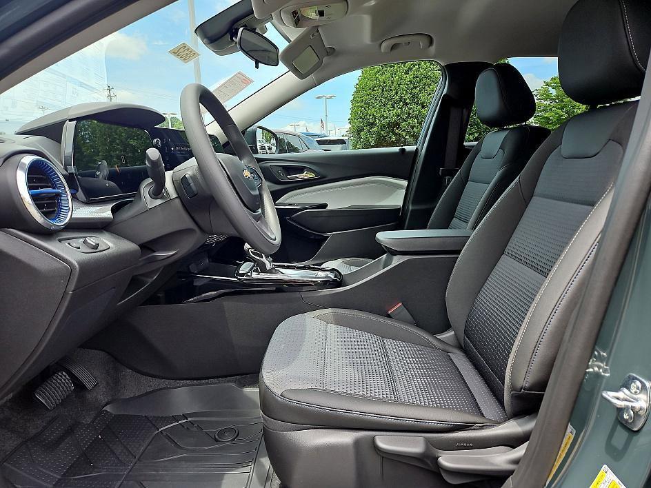 new 2025 Chevrolet Trax car, priced at $20,045