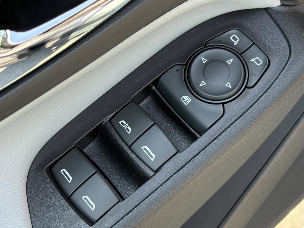 used 2020 Chevrolet Equinox car, priced at $18,987