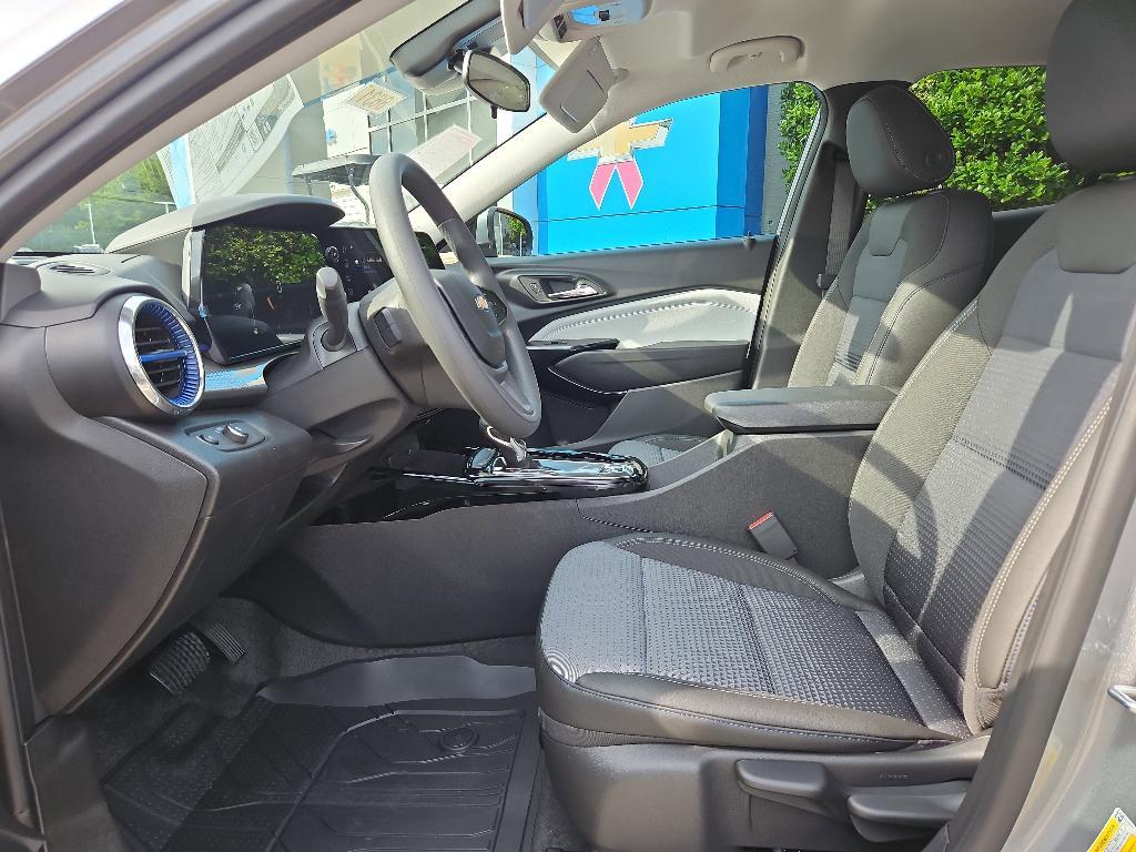 new 2025 Chevrolet Trax car, priced at $19,045