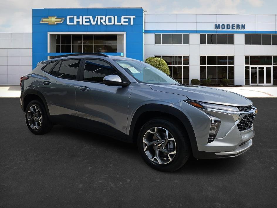 new 2025 Chevrolet Trax car, priced at $19,045