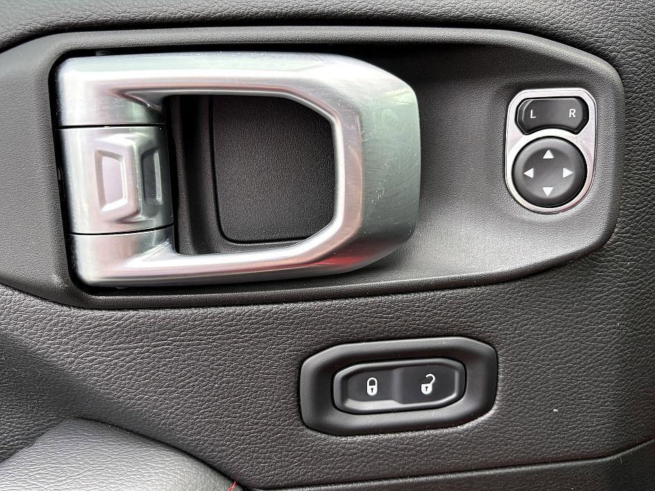 used 2022 Jeep Gladiator car, priced at $39,339