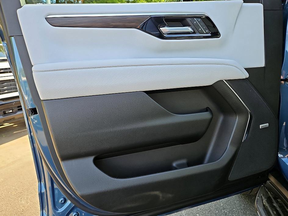 new 2025 Chevrolet Tahoe car, priced at $78,047