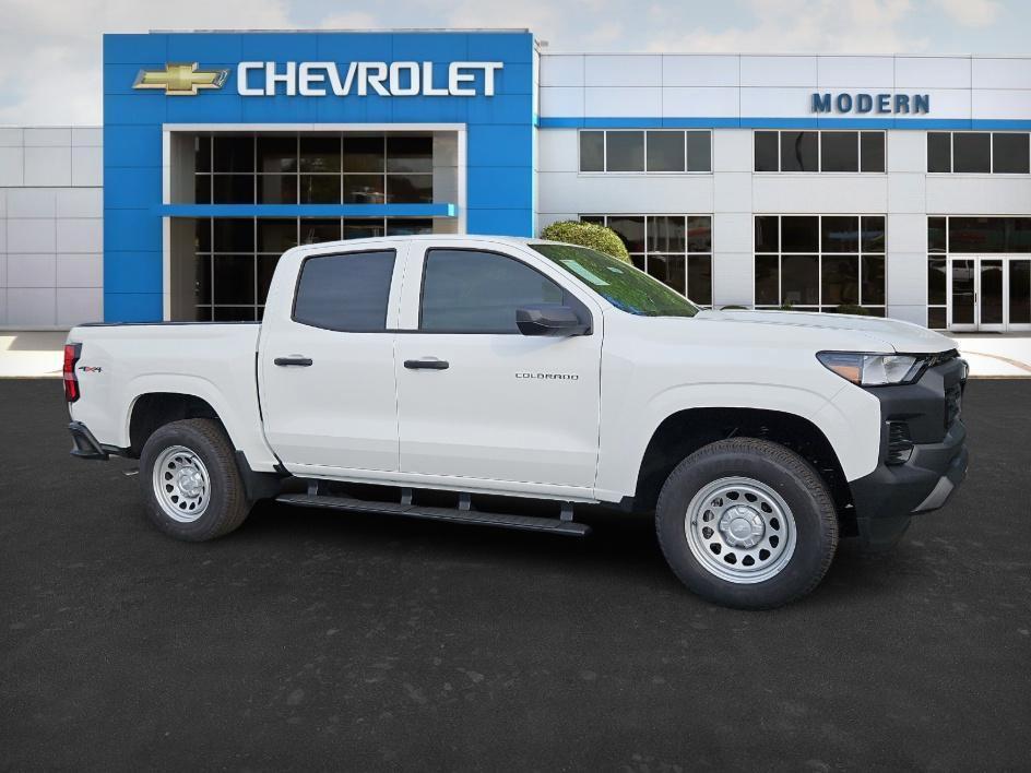 new 2025 Chevrolet Colorado car, priced at $30,639