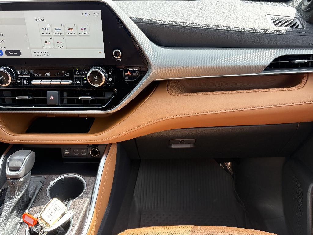 used 2023 Toyota Highlander car, priced at $42,815