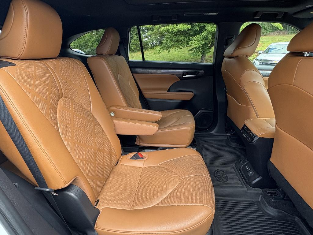 used 2023 Toyota Highlander car, priced at $42,815