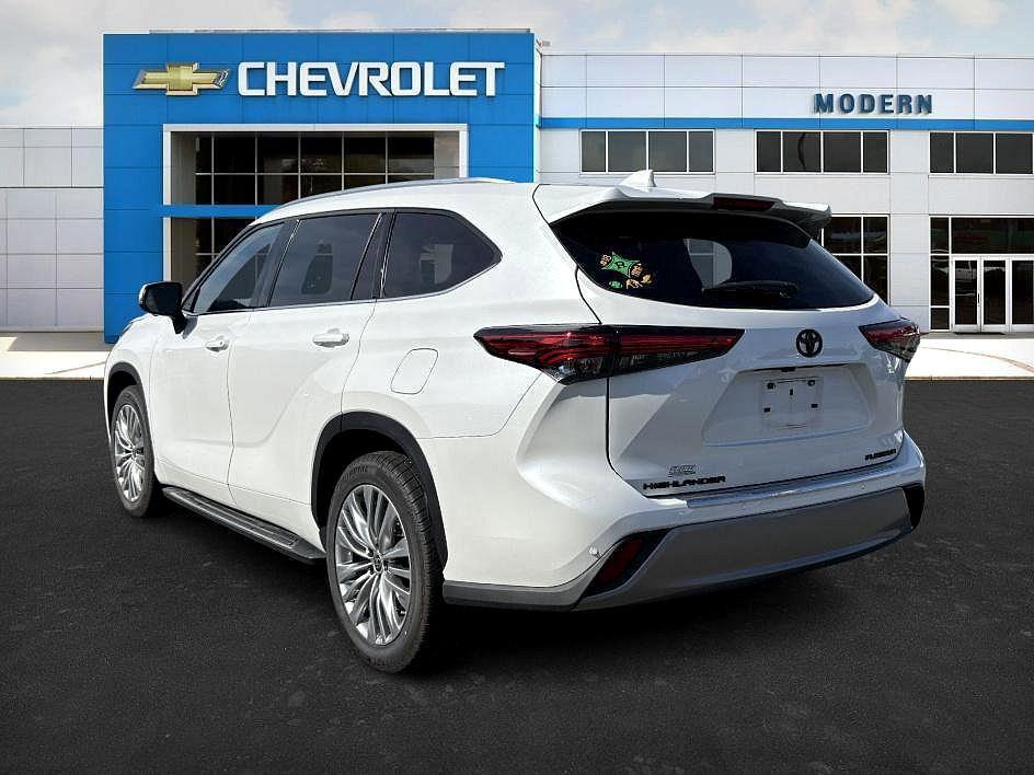 used 2023 Toyota Highlander car, priced at $42,815