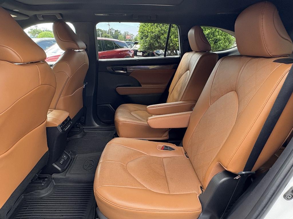 used 2023 Toyota Highlander car, priced at $42,815