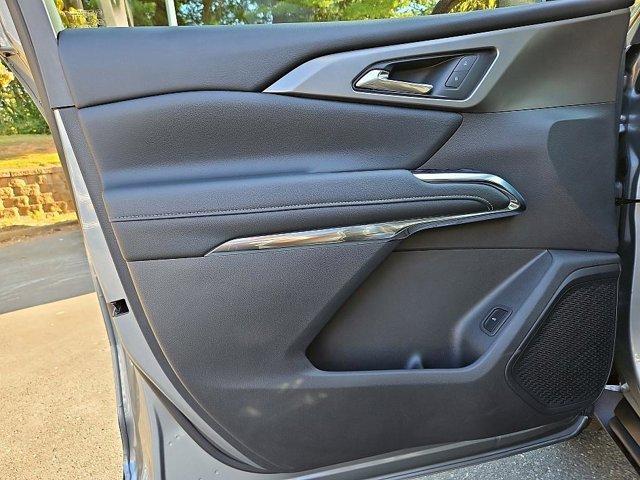 new 2026 Chevrolet Traverse car, priced at $44,219