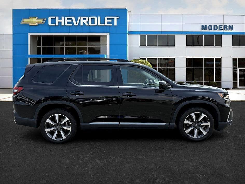 used 2024 Honda Pilot car, priced at $45,987