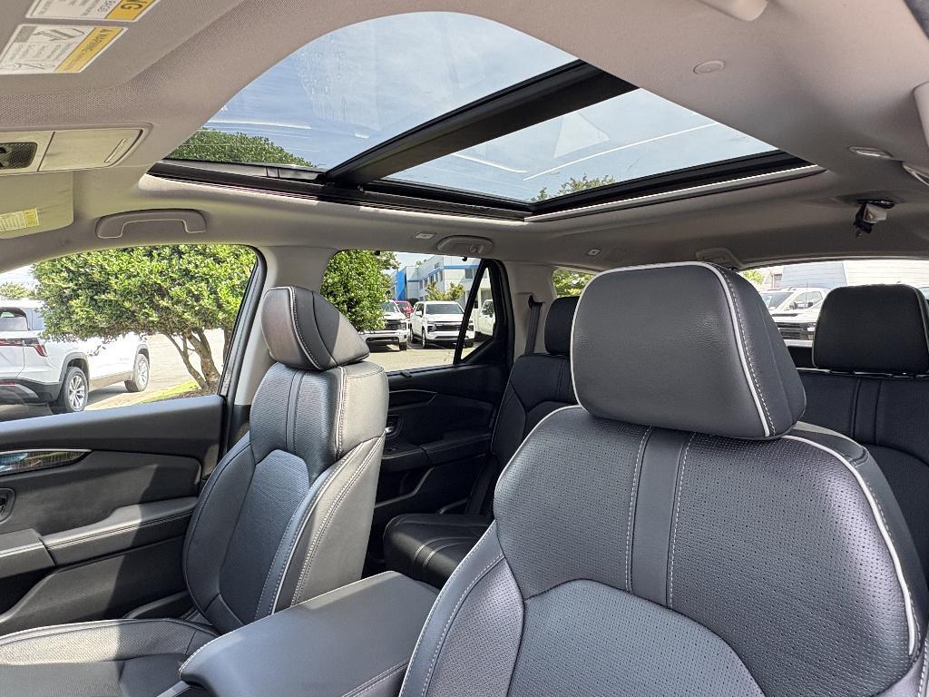 used 2024 Honda Pilot car, priced at $45,987