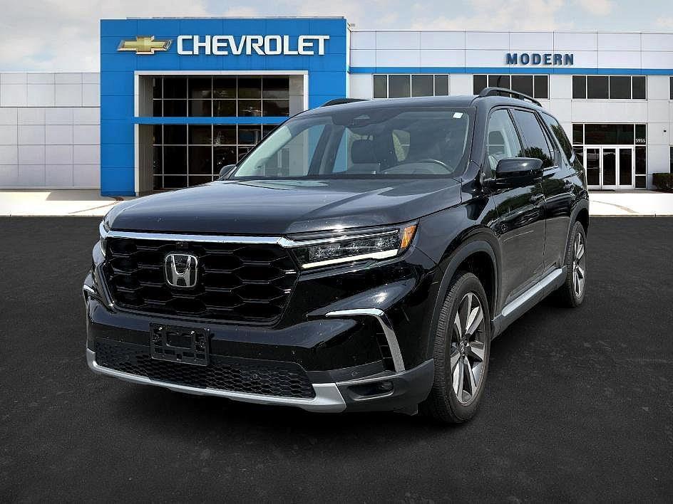 used 2024 Honda Pilot car, priced at $45,987