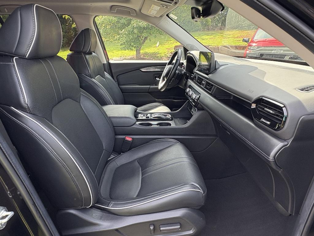 used 2024 Honda Pilot car, priced at $45,987
