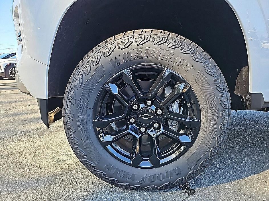 new 2025 Chevrolet Colorado car, priced at $44,145