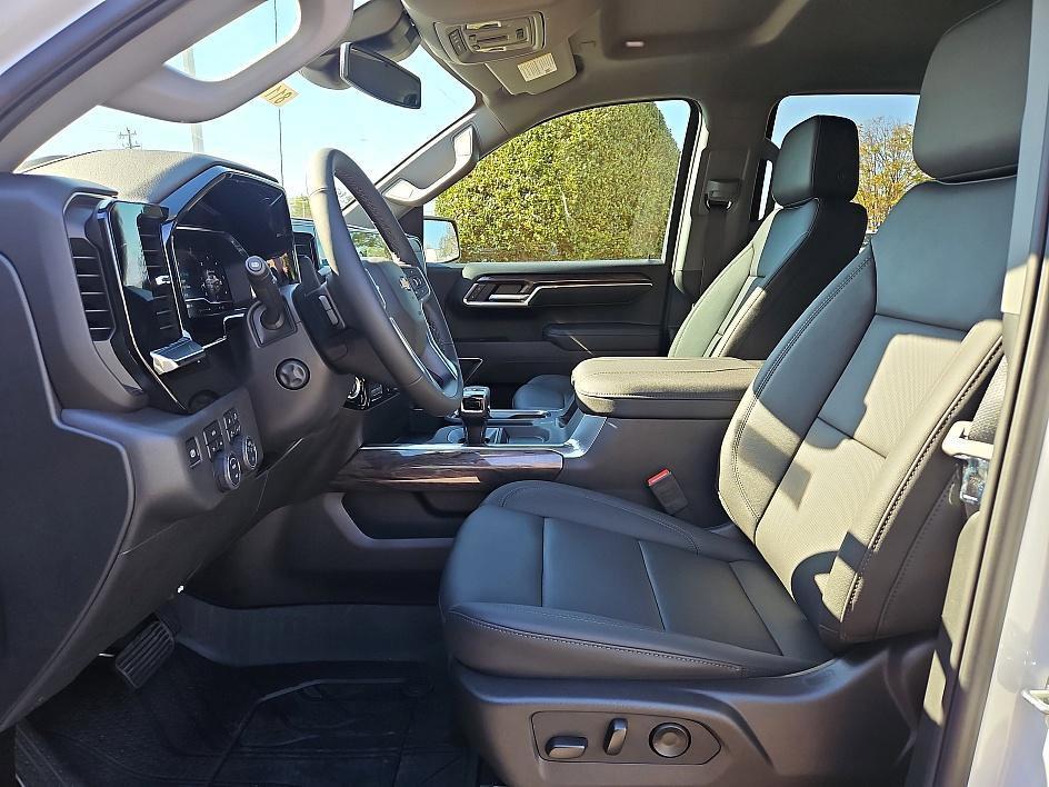 new 2025 Chevrolet Silverado 1500 car, priced at $49,300