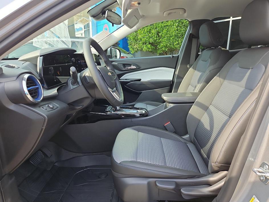 new 2025 Chevrolet Trax car, priced at $21,734