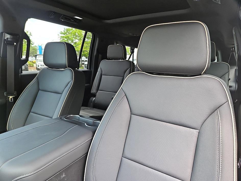 new 2025 Chevrolet Suburban car, priced at $78,297