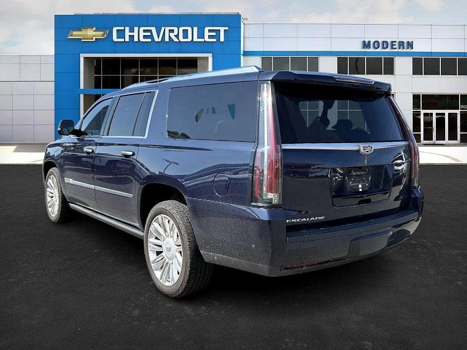 used 2019 Cadillac Escalade ESV car, priced at $44,099