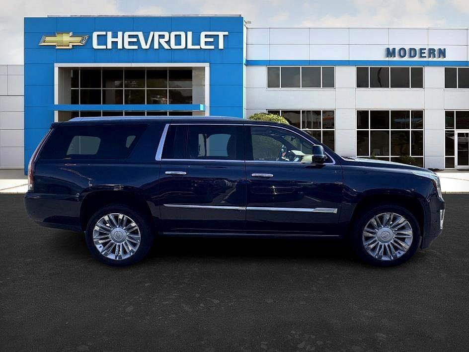 used 2019 Cadillac Escalade ESV car, priced at $44,099