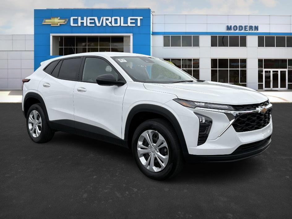 used 2025 Chevrolet Trax car, priced at $23,987