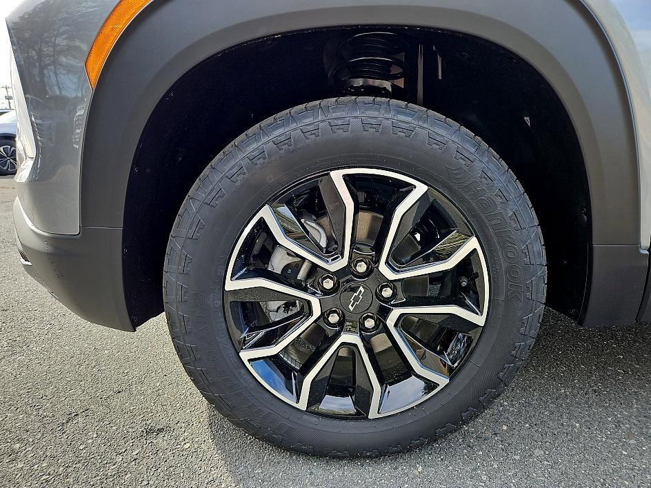 new 2025 Chevrolet TrailBlazer car, priced at $33,680
