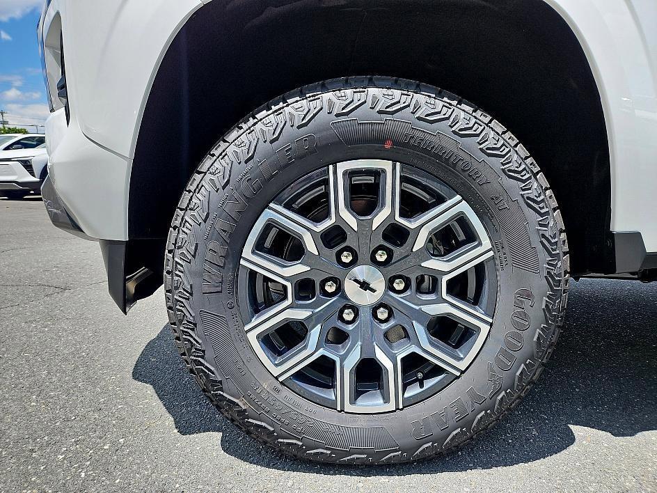 new 2025 Chevrolet Colorado car, priced at $46,864