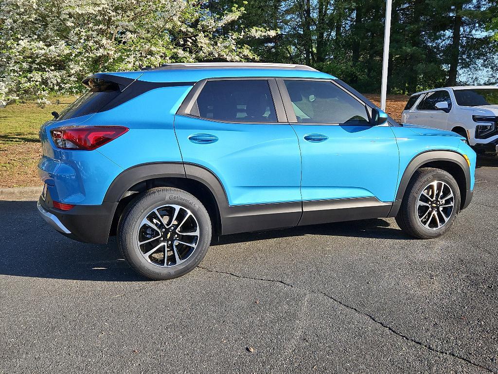 new 2025 Chevrolet TrailBlazer car, priced at $25,900