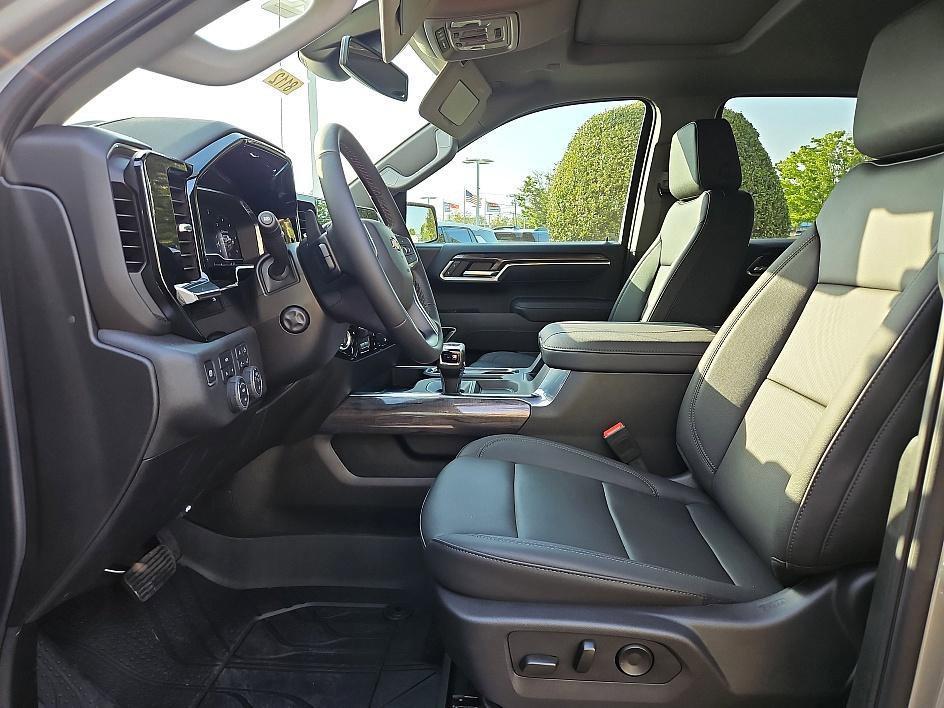 new 2025 Chevrolet Silverado 1500 car, priced at $52,594