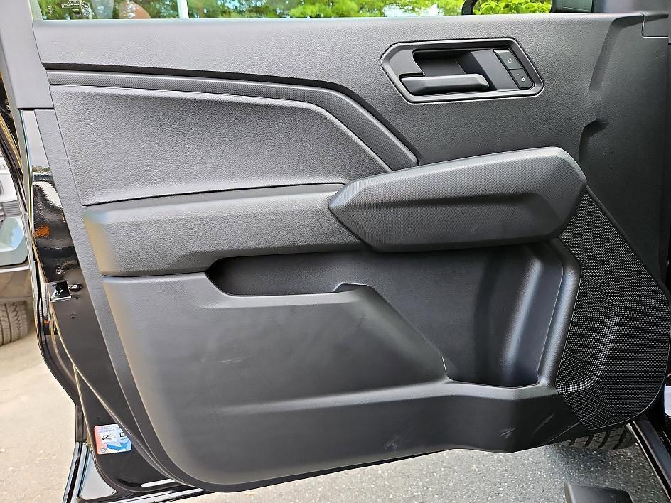 new 2025 Chevrolet Colorado car, priced at $30,639