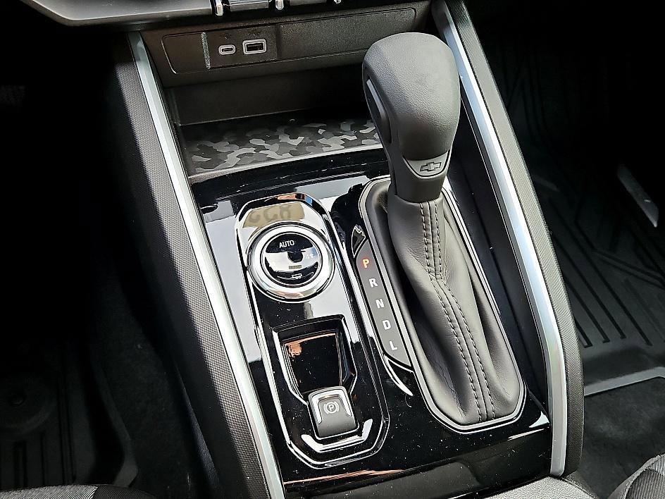 new 2025 Chevrolet Colorado car, priced at $30,639