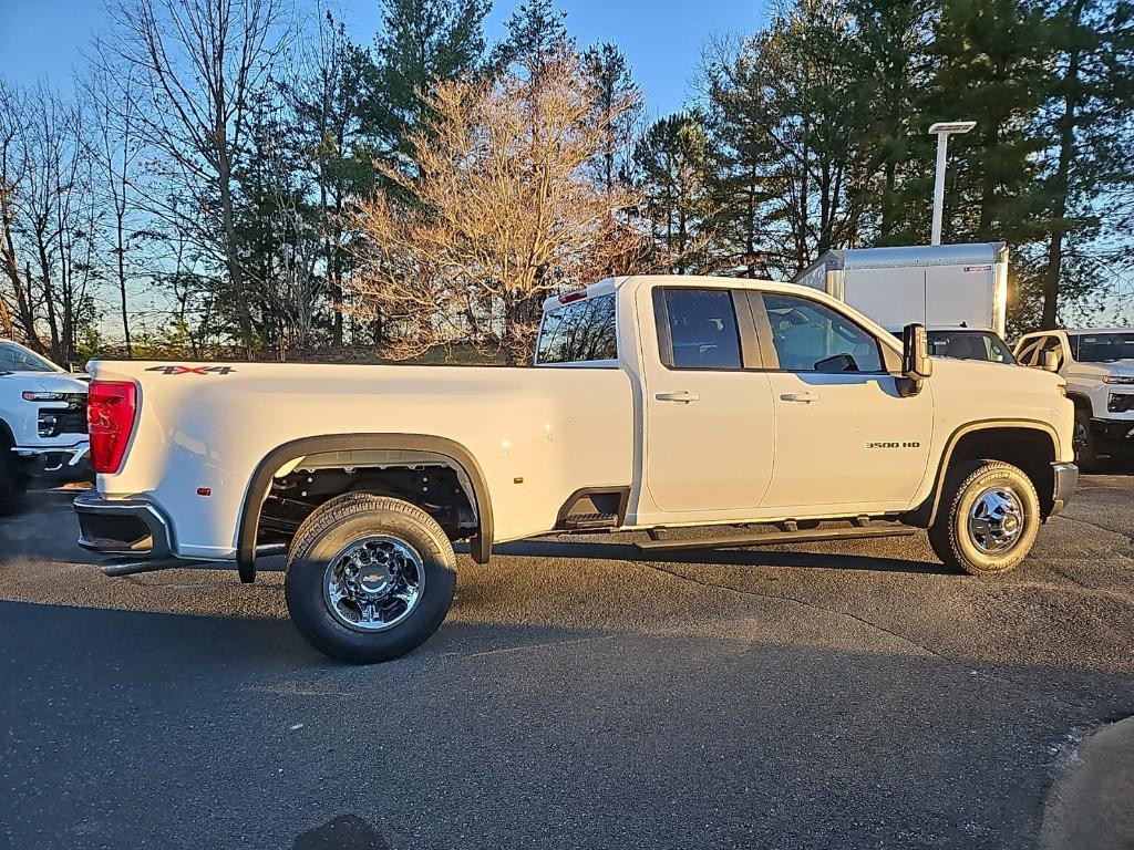 new 2025 Chevrolet Silverado 3500 car, priced at $54,604