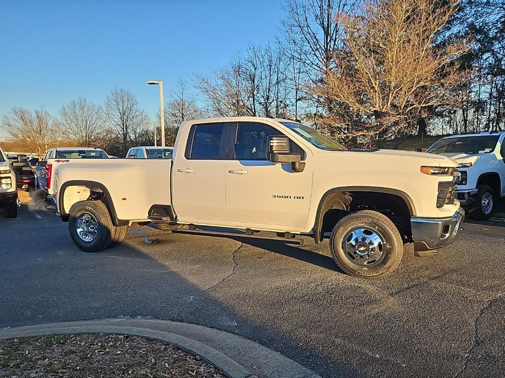 new 2025 Chevrolet Silverado 3500 car, priced at $54,604