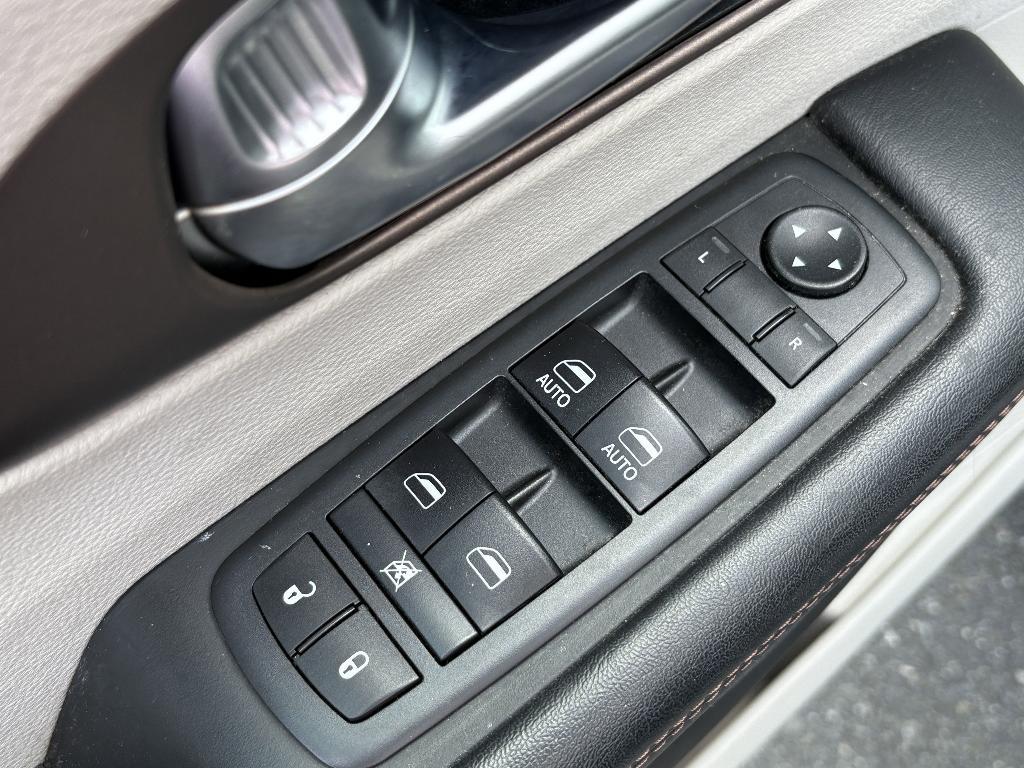 used 2019 Chrysler Pacifica car, priced at $13,493