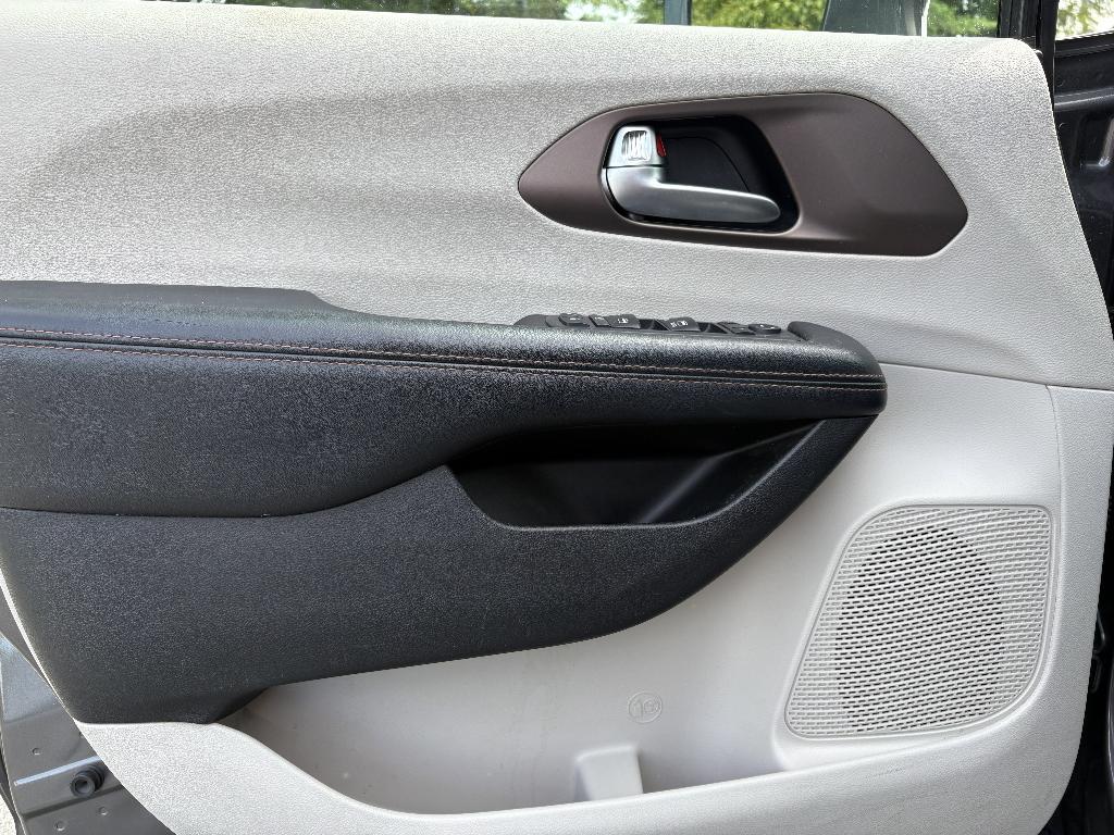 used 2019 Chrysler Pacifica car, priced at $13,493