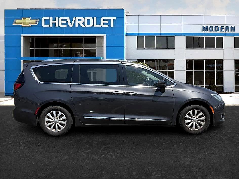 used 2019 Chrysler Pacifica car, priced at $13,493