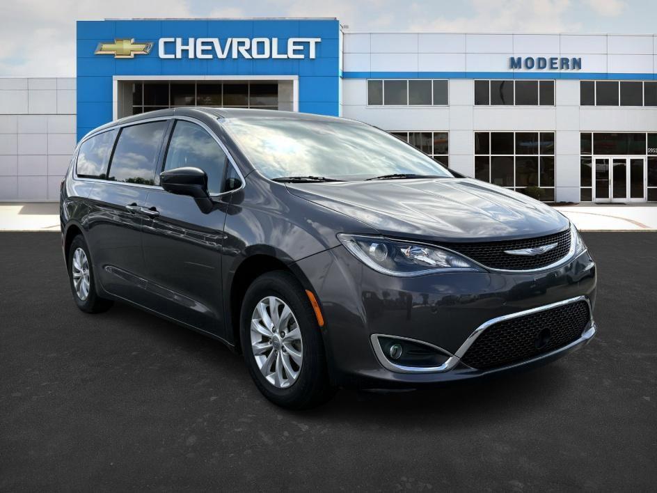 used 2019 Chrysler Pacifica car, priced at $15,678