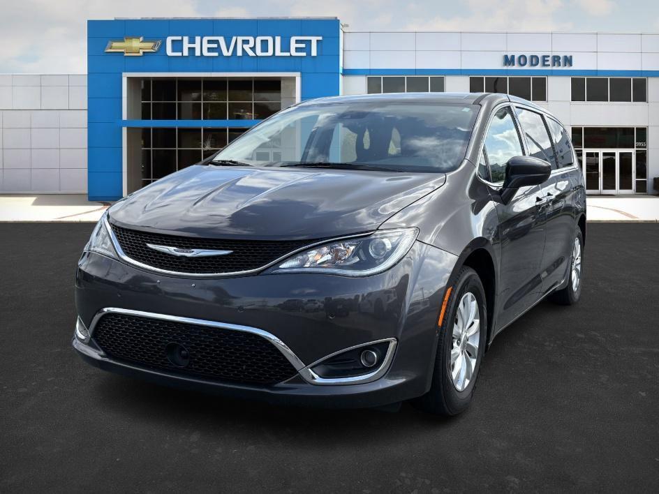 used 2019 Chrysler Pacifica car, priced at $15,678