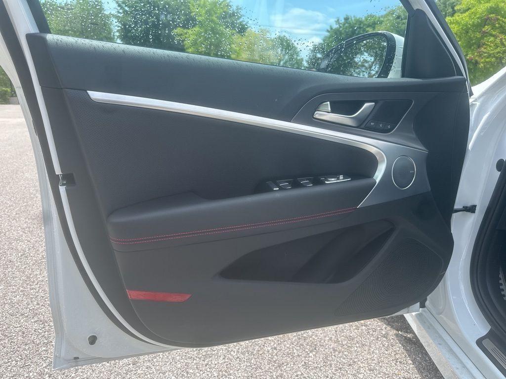 new 2025 Genesis G70 car, priced at $46,466