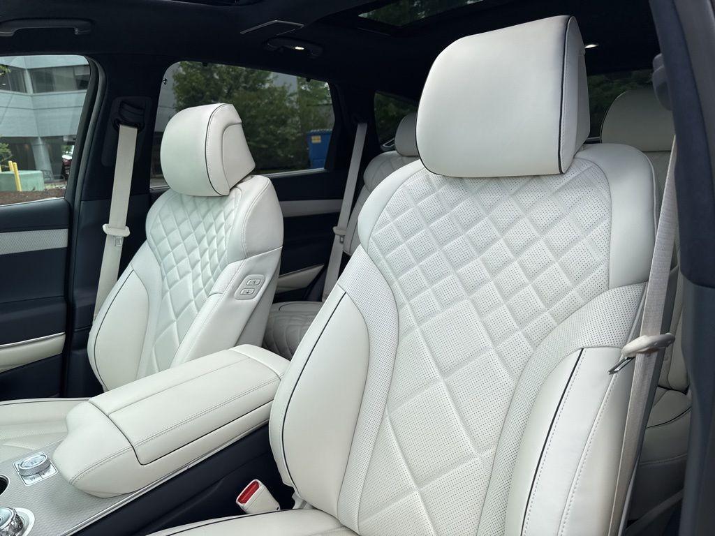 new 2025 Genesis GV80 car, priced at $81,109