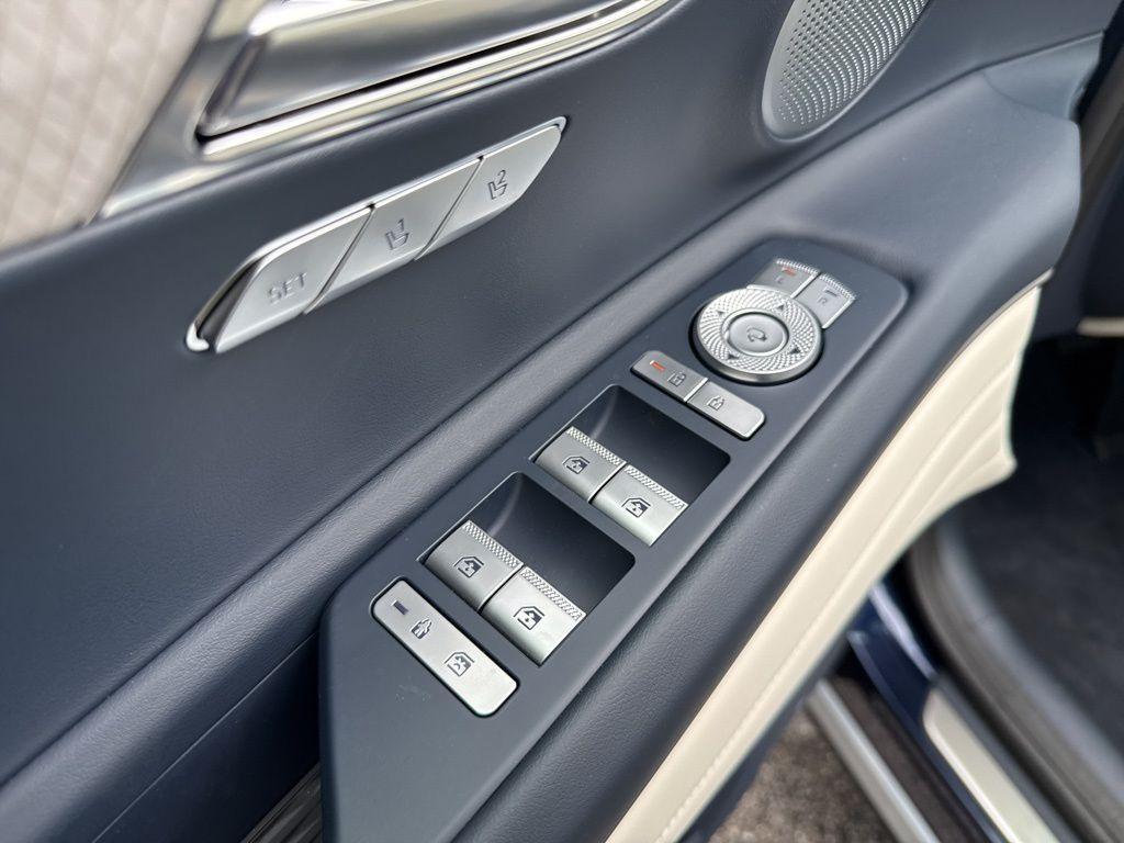 new 2025 Genesis GV80 car, priced at $81,109