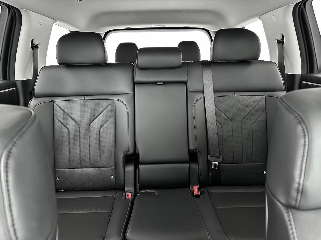 new 2025 Hyundai SANTA FE HEV car, priced at $33,977