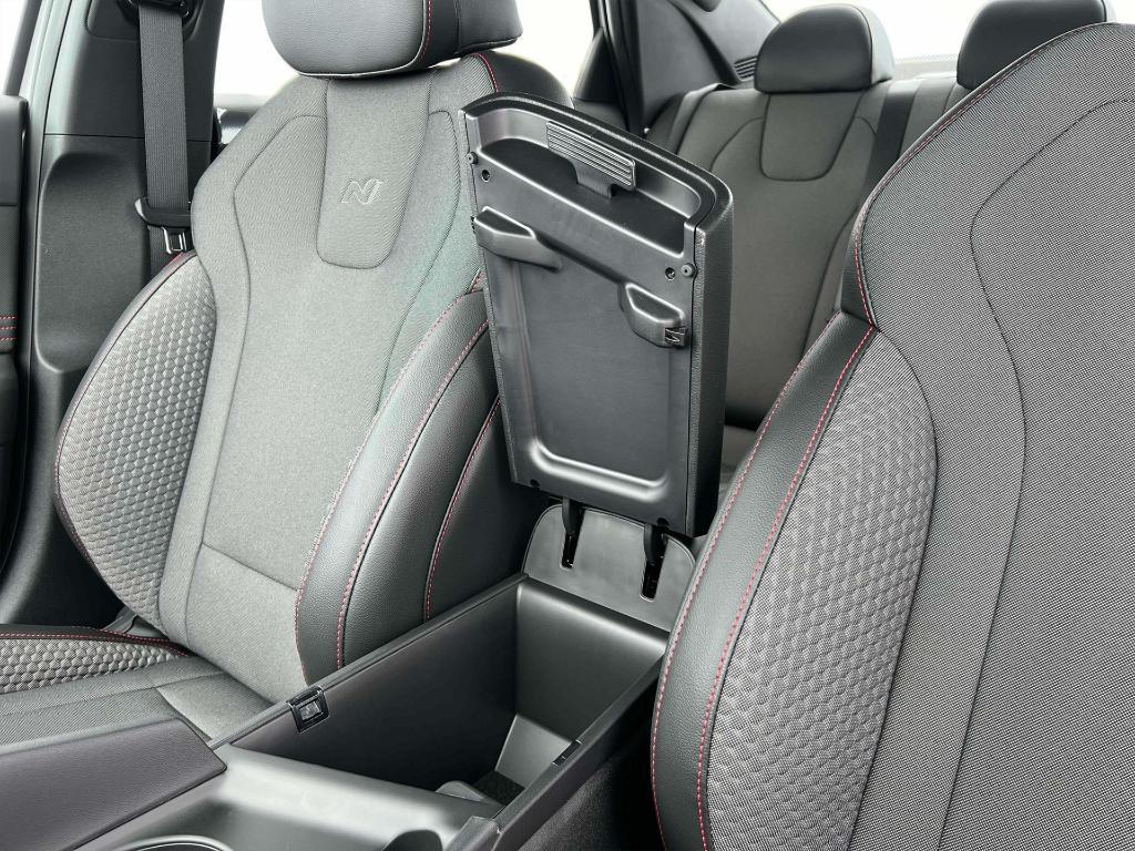 new 2025 Hyundai Elantra car, priced at $29,028