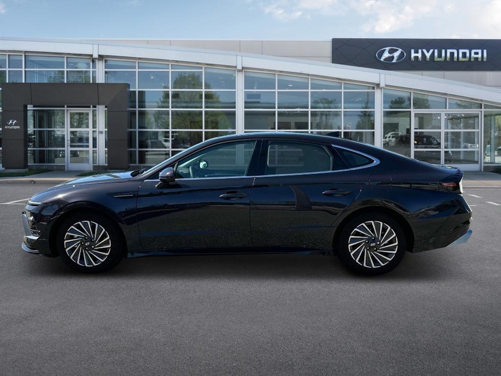 new 2025 Hyundai Sonata Hybrid car, priced at $38,156
