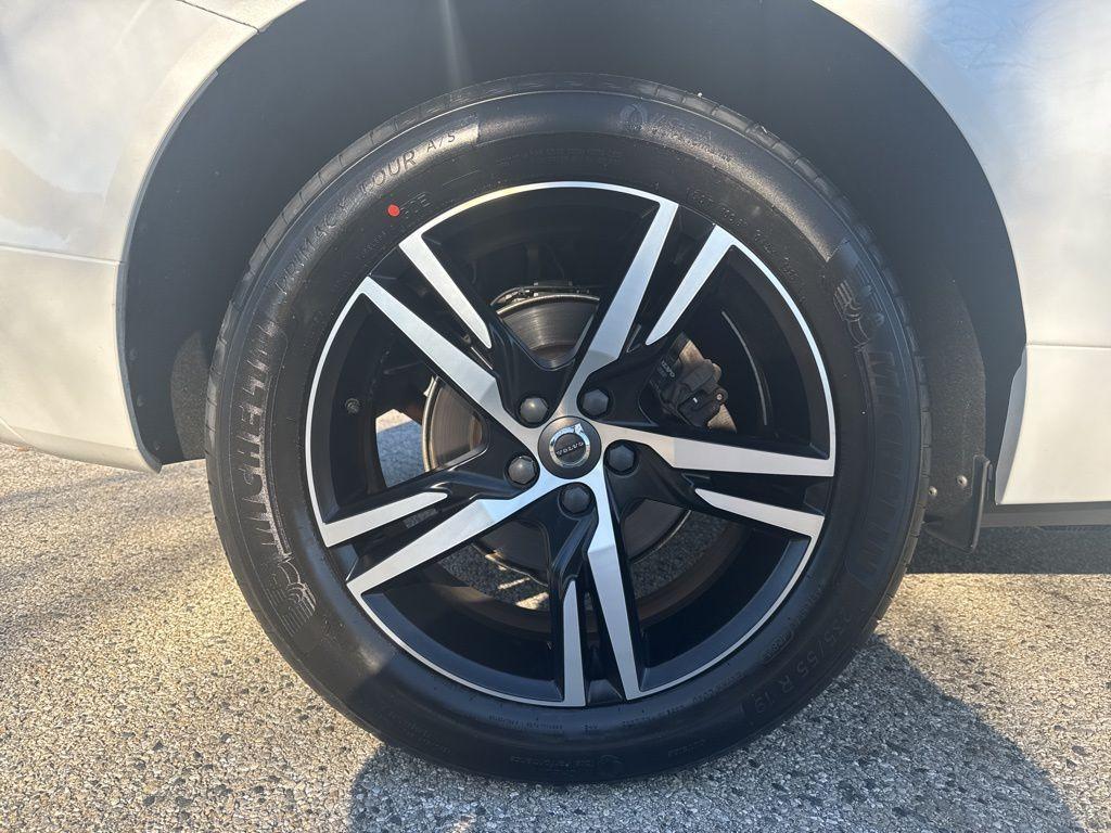 used 2020 Volvo XC60 car, priced at $25,352