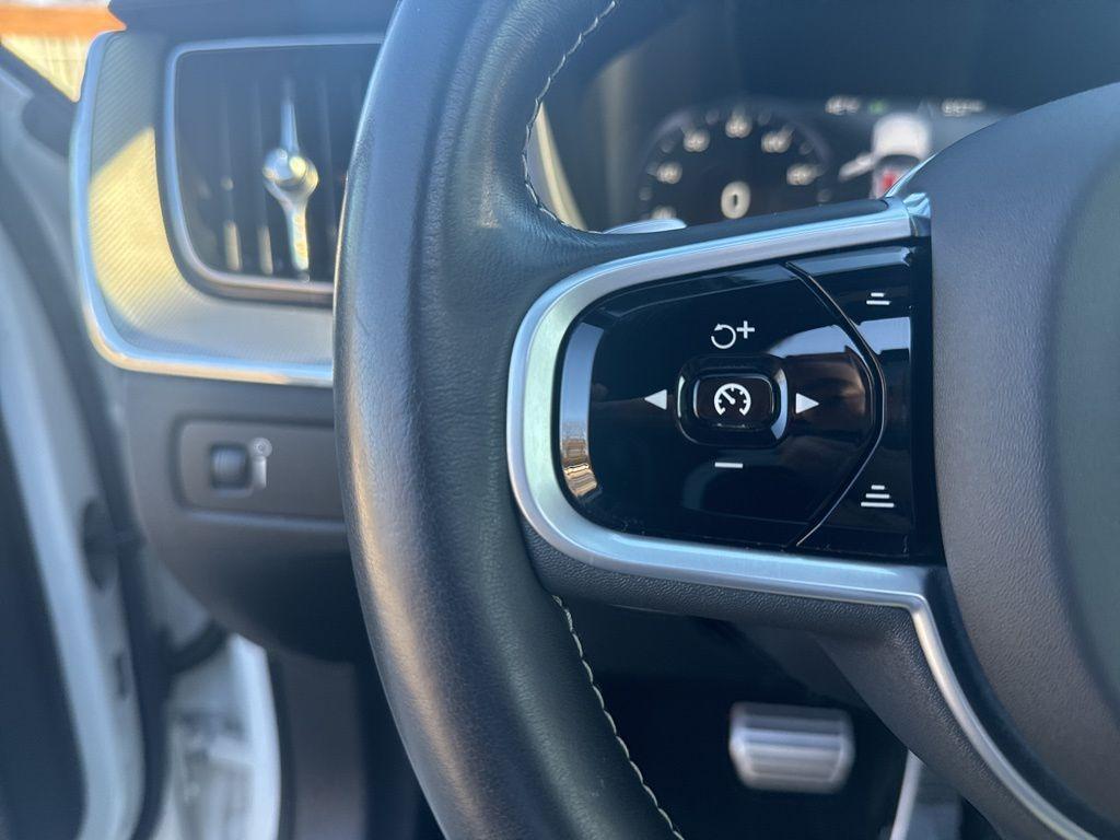 used 2020 Volvo XC60 car, priced at $25,352