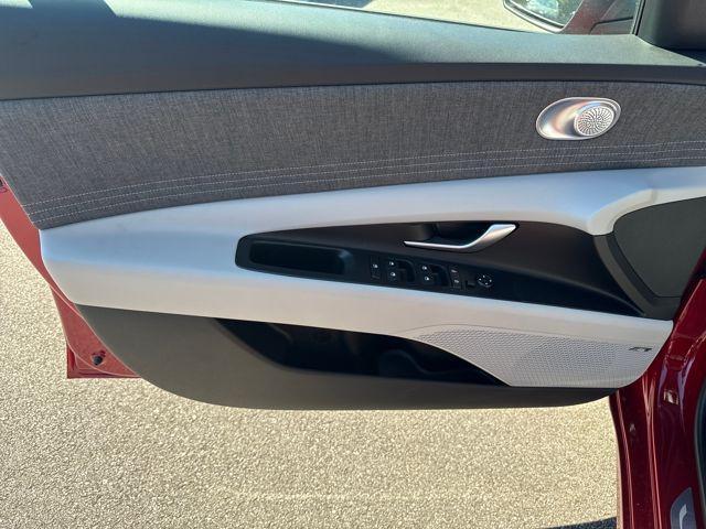 new 2025 Hyundai Elantra car, priced at $26,682