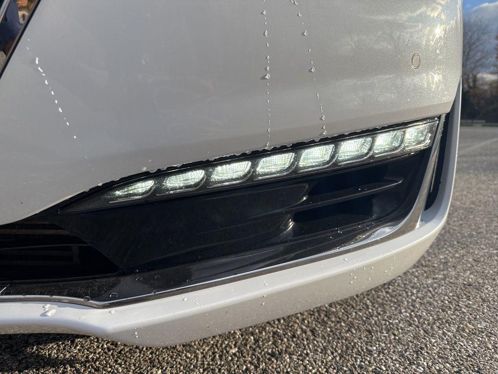 used 2018 Genesis G90 car, priced at $21,568