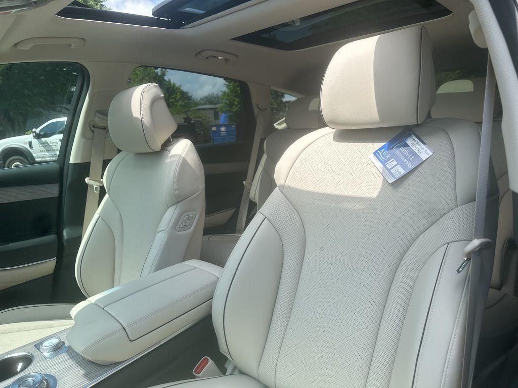 new 2025 Genesis GV80 car, priced at $75,367