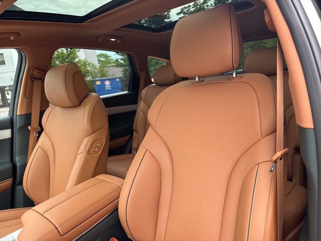 new 2025 Genesis GV80 car, priced at $76,068