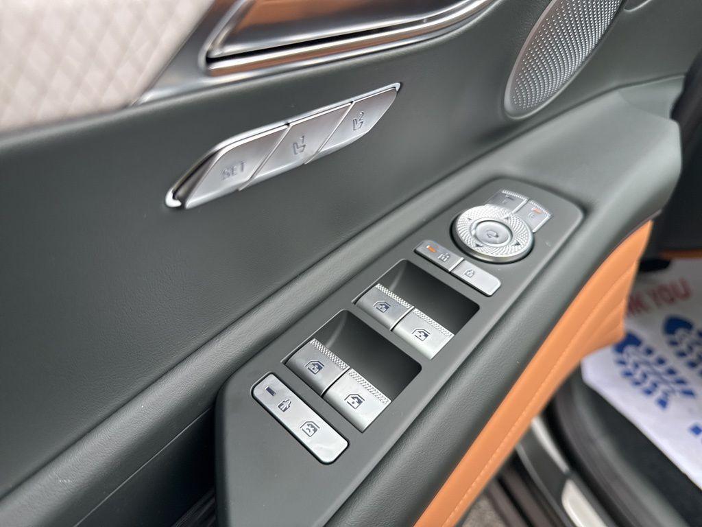 new 2025 Genesis GV80 car, priced at $76,068