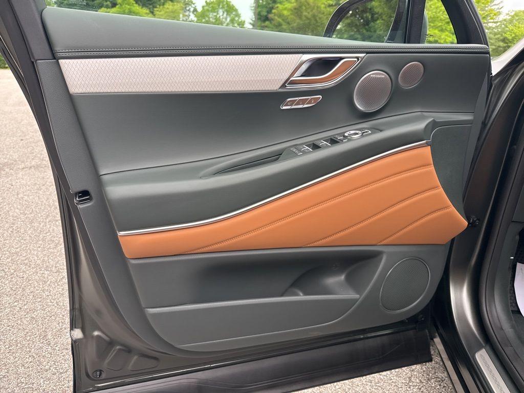 new 2025 Genesis GV80 car, priced at $76,068